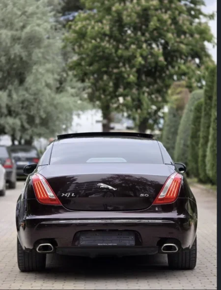 Durres, shes makine Jaguar Benzin, kafe automatik Kondicioner 62.000 km 14.500 €