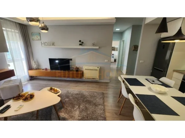 Tirane, jepet me qera apartament 1+1 Kati 8, 79 m² 700 € (KOMPLEKSI KONTAKT)