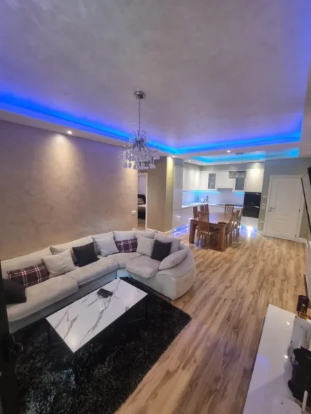 Tirane, jepet me qera apartament 2+1+Ballkon Kati 3, 107 m² 900 € (Rruga Nexho Konomi)