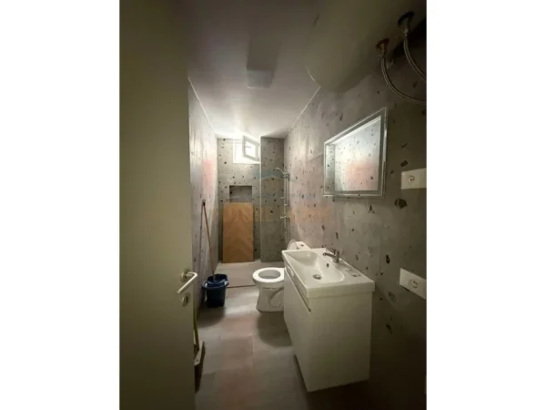 Tirane, jepet me qera apartament duplex Kati 1, 50 m² 40.000 ALL ne muaj  (selite)   UNA52818