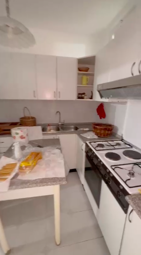 Tirane, jepet me qera apartament 1+1 Kati 6, 70 m² 700 € (qender)