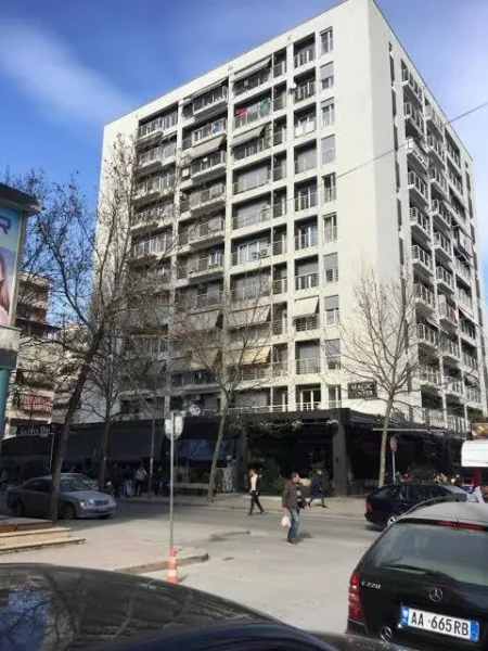 Tirane, jepet me qera apartament 1+1+Ballkon Kati 4, 70 m² 550 € (DON BOSKO)