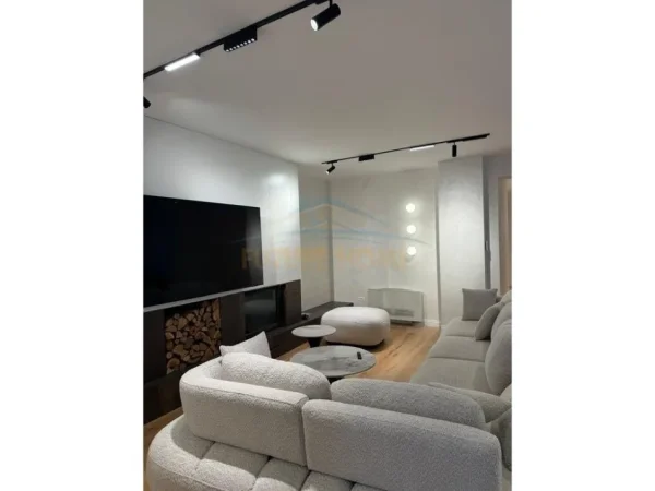 Tirane, shes apartament+verande | Penthouse 3+1+Ballkon Kati 5, 300 m² 680.000 € (LIQENI I THATE)