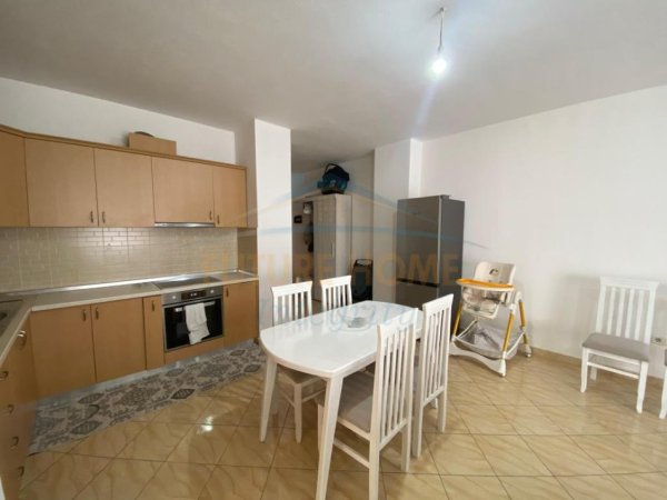 Tirane, shitet apartament 2+1+Ballkon Kati 4, 118 m² 155.000 € (Fresku)