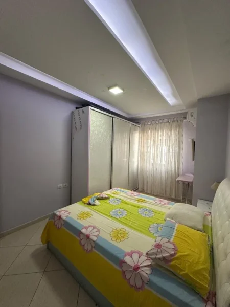 Tirane, jepet me qera apartament 1+1 Kati 6, 450 € (Rruga Tom Plezha)