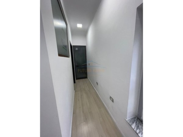 Tirane, shitet ambjent biznesi Kati 0, 33 m² 92.700 € (Selvia)