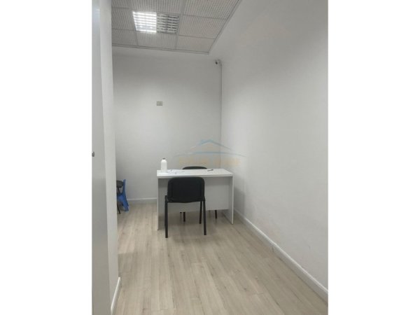 Tirane, shitet ambjent biznesi Kati 0, 33 m² 92.700 € (Selvia)