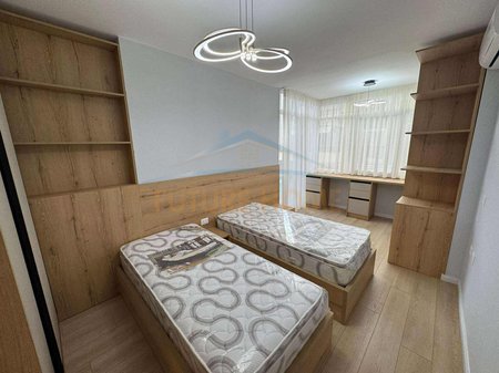 Tirane, shitet apartament 1+1+Ballkon Kati 1, 94 m² 250.000 € 
