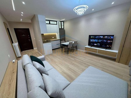 Tirane, shitet apartament 1+1+Ballkon Kati 1, 94 m² 250.000 € 