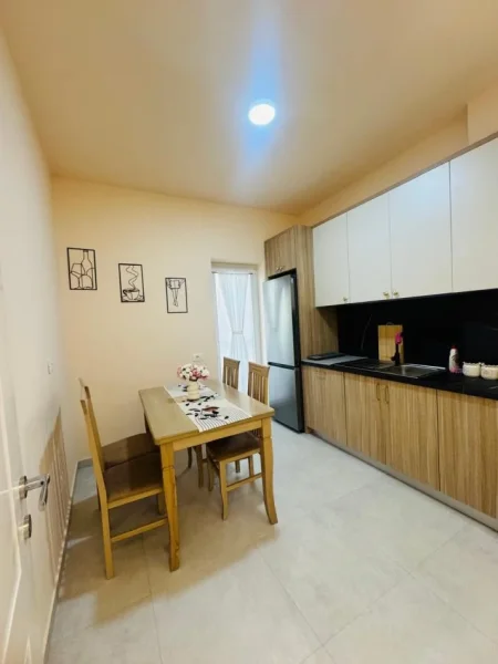Tirane, jepet me qera apartament 1+1 Kati 3, 70 m² 600 € 