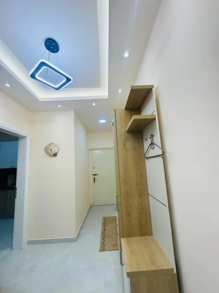 Tirane, jepet me qera apartament 1+1 Kati 3, 70 m² 600 € 