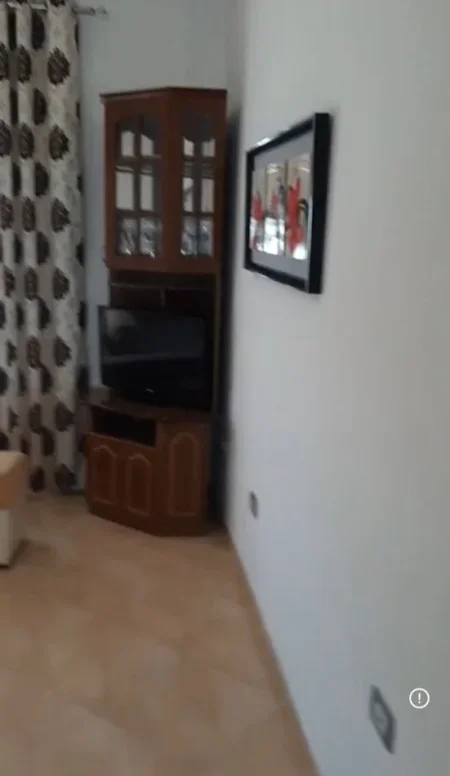 Tirane, jepet me qera apartament 2+1 Kati 2, 75 m² 400 € 