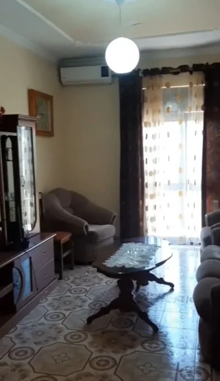 Tirane, jepet me qera apartament 2+1 Kati 2, 80 m² 400 € 