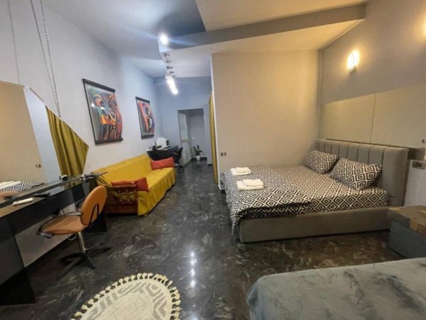 Tirane, jepet me qera garsonier 1+1 Kati 2, 45 m² 650 € 