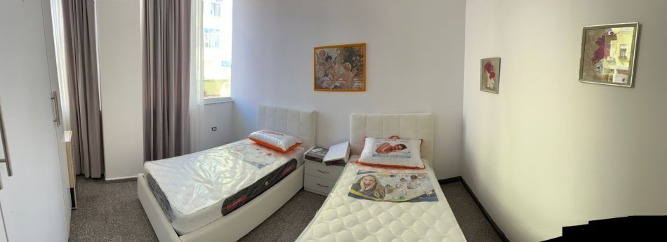 Tirane, jepet me qera apartament 2+1+Ballkon Kati 1, 85 m² 650 € 