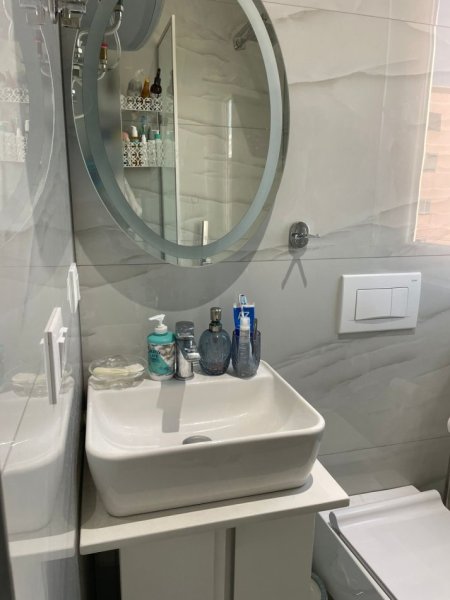Tirane, jepet me qera apartament 1+1 Kati 5, 50 m² 