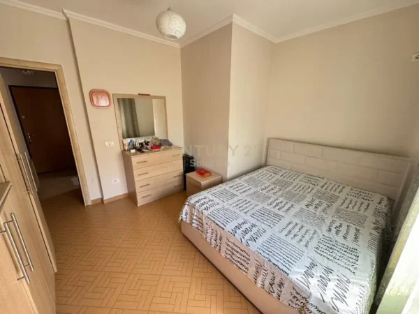 Tirane, jepet me qera apartament 2+1 Kati 4, 90 m² 450 € (ASTIR)