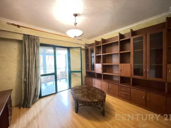 Tirane, jepet me qera apartament 3+1+Aneks+Ballkon Kati 3, 150 m² 1.500 € (Zogu i Zi)