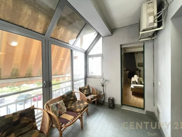 Tirane, jepet me qera apartament 3+1+Aneks+Ballkon Kati 3, 150 m² 1.500 € (Zogu i Zi)