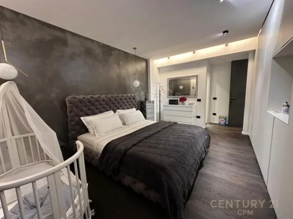 Tirane, jepet me qera apartament 2+1+Aneks+Ballkon Kati 4, 100 m² 1.600 € (Myslym Shyri)