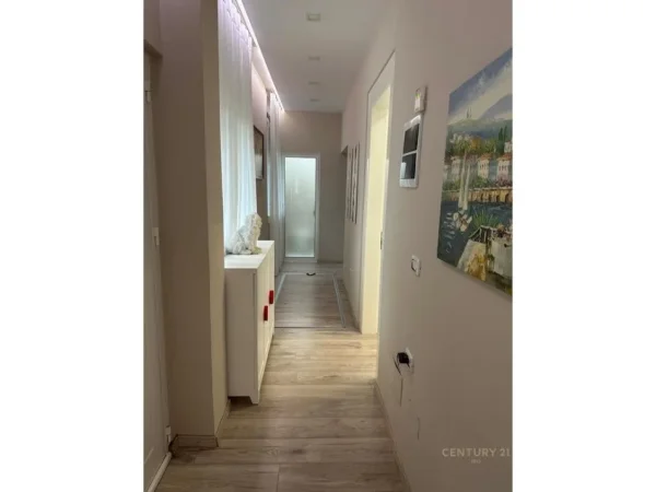 Tirane, jepet me qera apartament 2+1 Kati 2, 80 m² 1.000 € (STADIUMI DINAMO)
