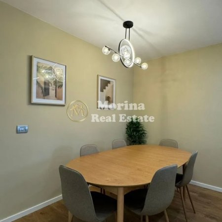 Tirane, jepet me qera apartament 2+1+Ballkon Kati 4, 105 m² 900 € (Kristal Center)
