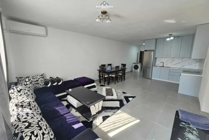 Tirane, jepet me qera apartament 2+1 Kati 7, 95 m² 650 € (Famed Lounge)