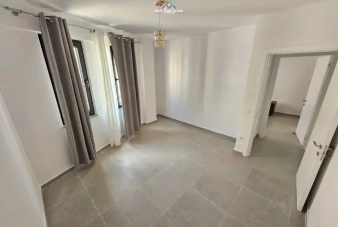 Tirane, jepet me qera apartament 2+1 Kati 7, 95 m² 650 € (Famed Lounge)