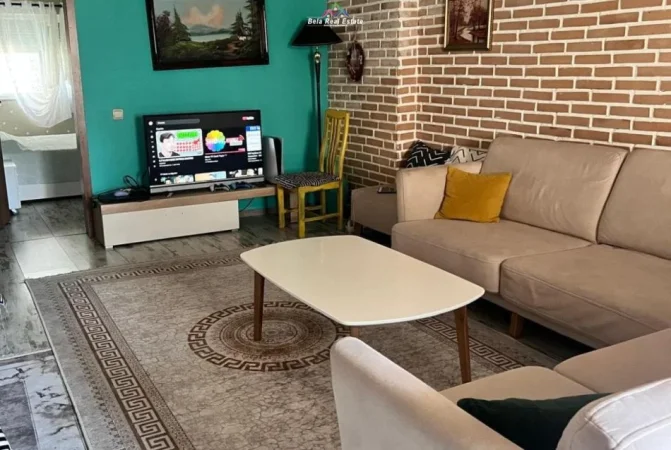 Tirane, jepet me qera apartament 2+1 Kati 8, 100 m² 660 € (prane Gjerman Computers)