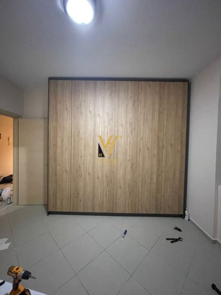 Tirane, jepet me qera apartament 2+1+Ballkon Kati 4, 112 m² 650 € (KOPSHTI BOTANIK)