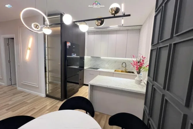 Tirane, jepet me qera apartament 2+1 Kati 7, 117 m² 1.000 € (Oasis Residence)