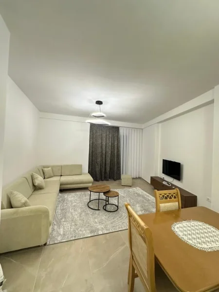Tirane, jap me qera apartament 1+1+Ballkon Kati 9, 65 m² 450 € (Kompleksi Jolla)