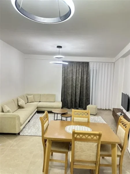 Tirane, jepet me qera apartament 1+1+Ballkon Kati 9, 65 m² 450 € (Kompleksi Jolla)