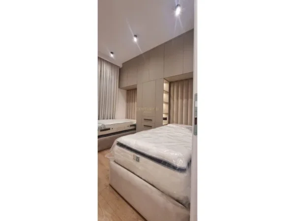 Tirane, jepet me qera apartament 2+1 Kati 2, 87 m² 850 € (Kinostudio)