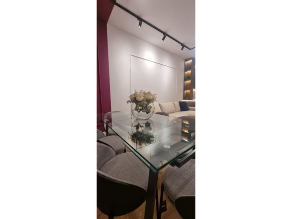 Tirane, jepet me qera apartament 2+1 Kati 2, 87 m² 850 € (Kinostudio)
