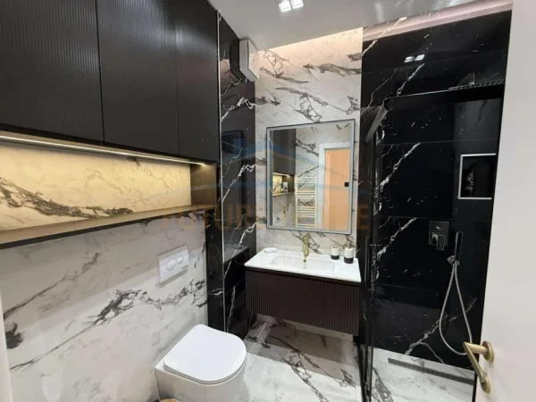 Tirane, jepet me qera apartament 2+1 Kati 7, 116 m² 1.000 € 