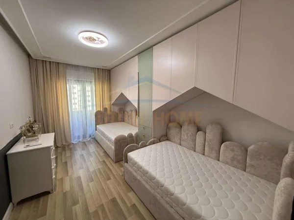Tirane, jepet me qera apartament 2+1 Kati 7, 116 m² 1.000 € 