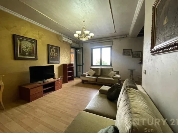 Tirane, jepet me qera apartament 3+1 Kati 3, 150 m² 1.500 € (ZOGU I ZI)