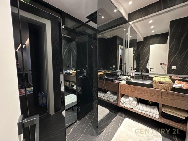 Tirane, jepet me qera apartament 2+1 Kati 4, 100 m² 1.600 € (Myslym Shyr)