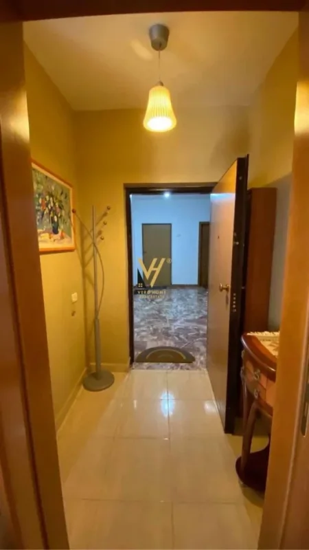 Tirane, jepet me qera apartament 1+1+Aneks Kati 8, 80 m² 600 € (RRUGA E BOGDANEVE)