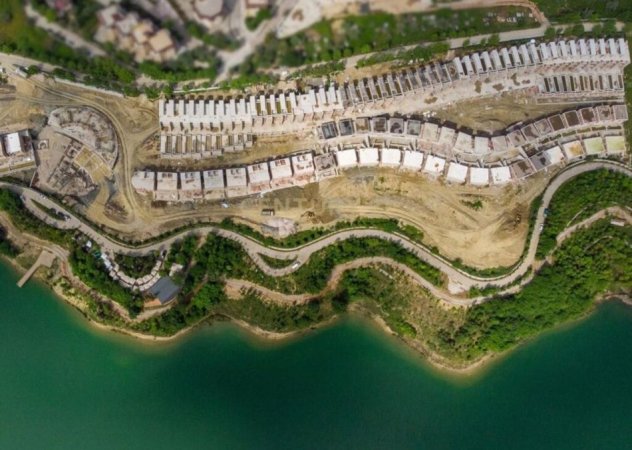 Tirane, shitet apartament 2+1 Kati 2, 134m² (Swan Lake, Liqeni i Farkes)