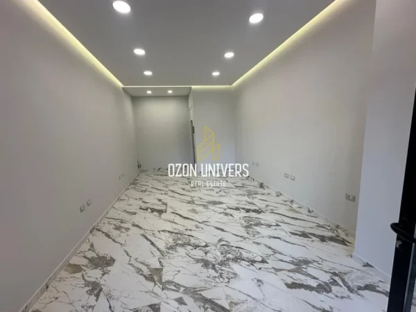 Tirane, jepet me qera ambjent biznesi Kati 0, 30 m² 500 € (rruga mine peza)
