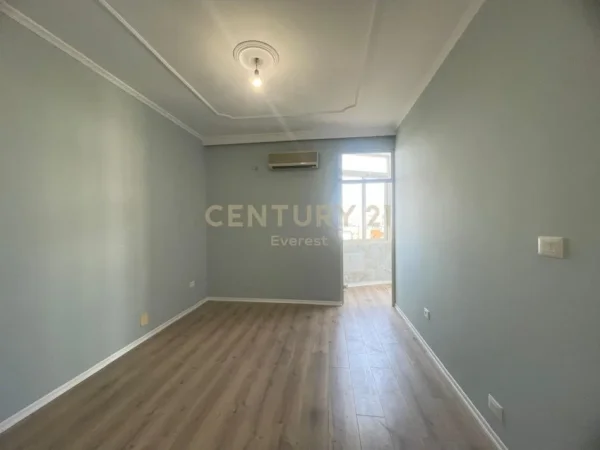 Tirane, shitet apartament 1+1 Kati 8, 59 m² 140.000 € (RRUGA FORTUZI)