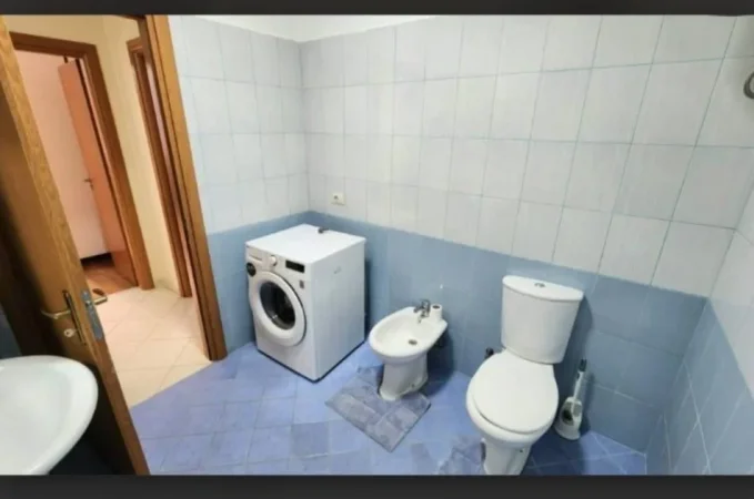 Tirane, jap me qera apartament 2+1 Kati 4, 80 m² 500 € (Ozone)