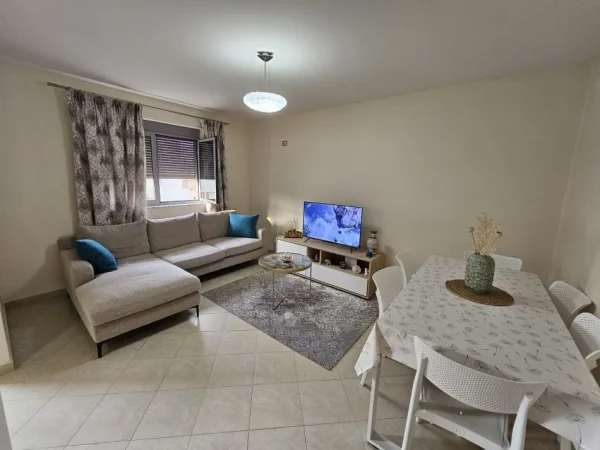 Tirane, shitet 1+1 Kati 4, 54 m² 85.000 € (Porcelan)