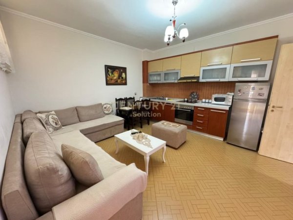 Tirane, jepet me qera apartament 2+1 Kati 4, 90 m² 450 € 