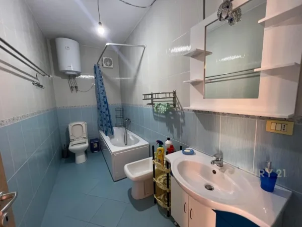 Tirane, jepet me qera apartament 2+1 Kati 5, 130 m² 600 € (Kompleksi Gener 2, prane Hipotekes)