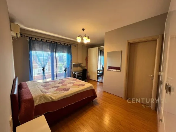 Tirane, jepet me qera apartament 2+1 Kati 5, 130 m² 600 € (Kompleksi Gener 2, prane Hipotekes)
