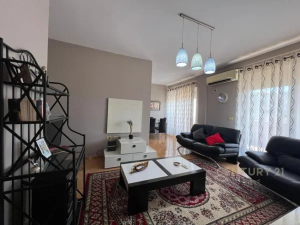 Tirane, jepet me qera apartament 2+1 Kati 5, 130 m² 600 € (Kompleksi Gener 2, prane Hipotekes)