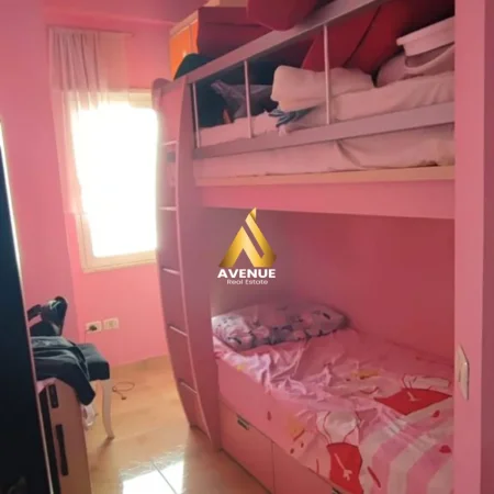 Tirane, jepet me qera apartament 2+1+Ballkon Kati 2, 60 m² 450 € (muhamed deliu)